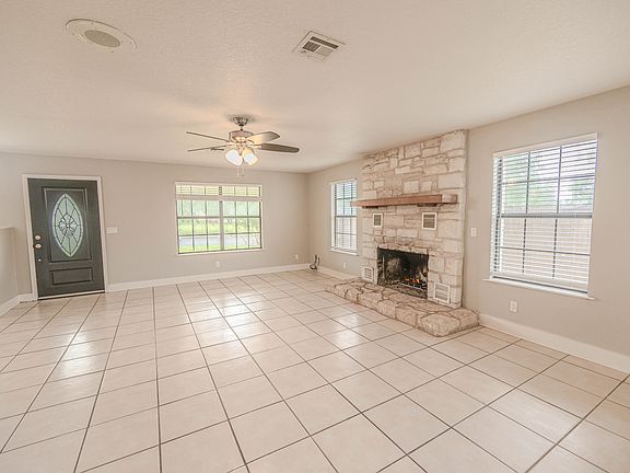 4th image of 106 Green Meadows Ln