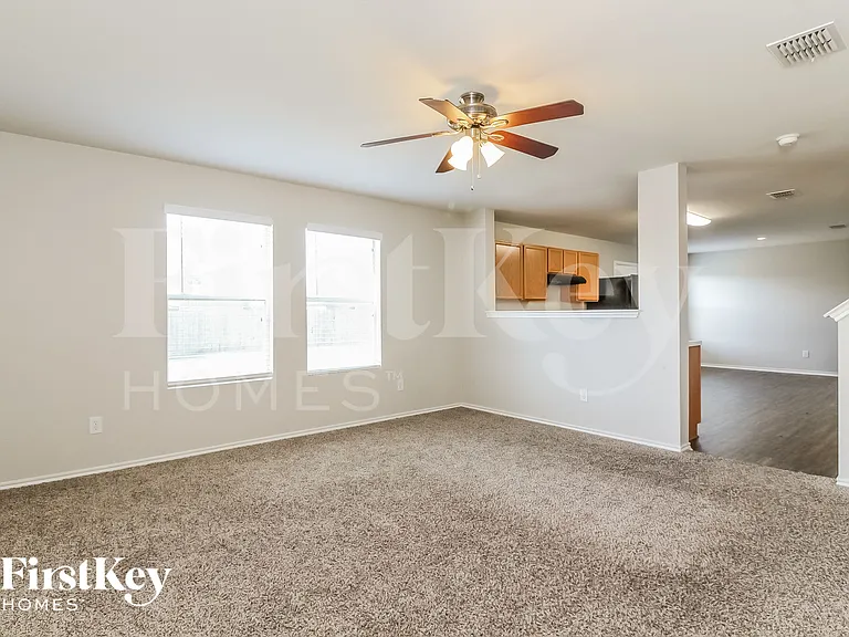 2809 Spencer Cir — Photo 3