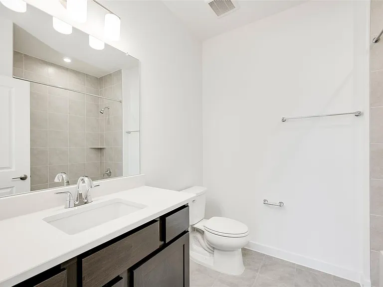 2420 Sondrio Bnd — Photo 7