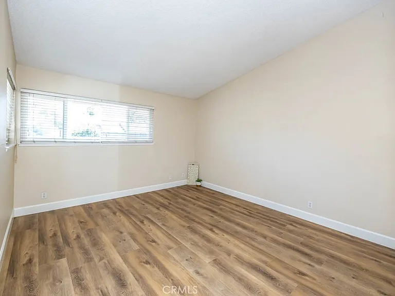 21 Ashbrook #102 — Photo 27