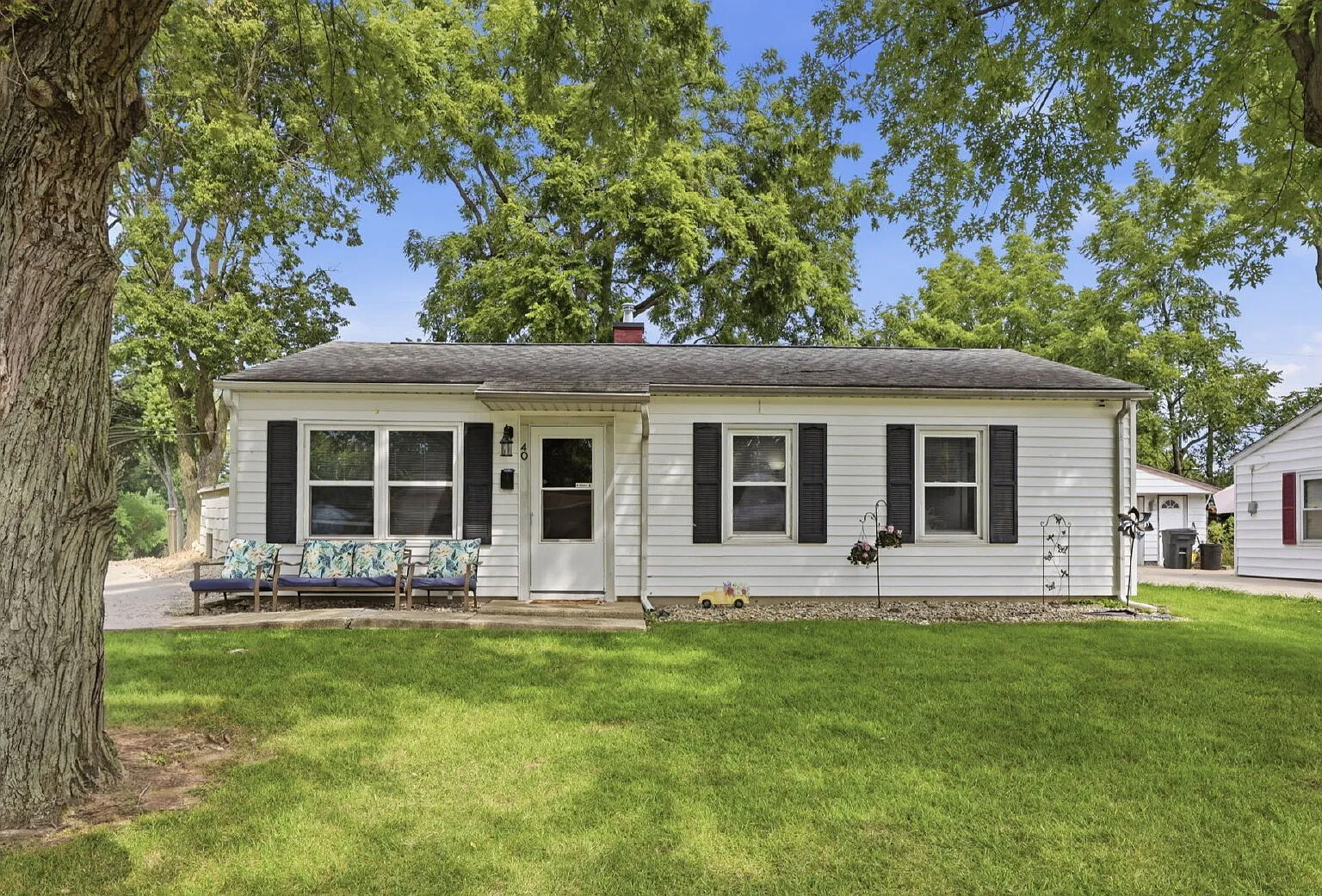 3 bed, 1.0 bath, 925 sqft, $1,595 — Photo 2