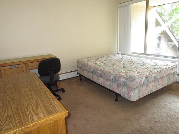 5th image of 939 Dewey Ave APT 302