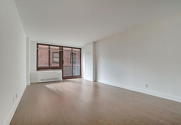 3rd image of 108 E 96th St APT 6B