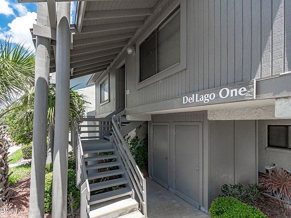 3rd image of 18 Village Del Lago Cir