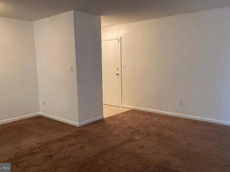 625 A Chesapeake St SE #101 — Photo 6