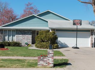 5230 Melrose Ave, Lincoln, NE 68506