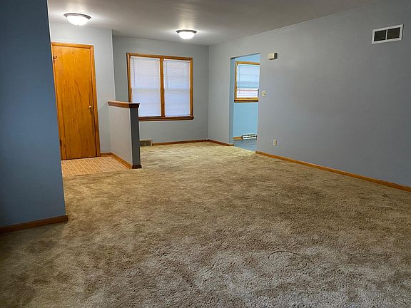 3rd image of 500 N Blaine Ave