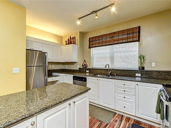 5th image of 3116 164th St SW APT 907