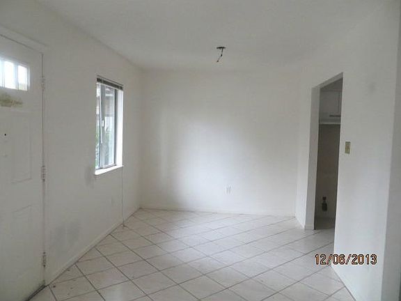 3rd image of 722 Lesner Ave #5