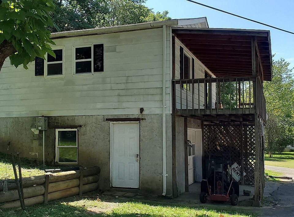 1st image of 1167 1/2 Bloomingdale Dr