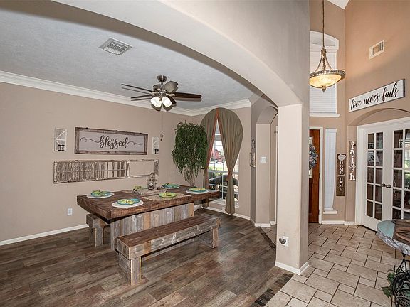 5th image of 5415 Bur Oak Dr