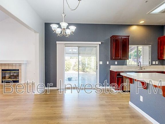3rd image of 430 Merlot Dr