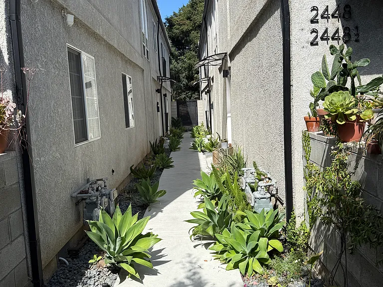 2446 S Centinela Ave — Photo 62