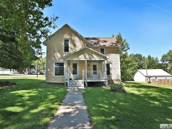 224 W East St, Elmwood, NE 68349