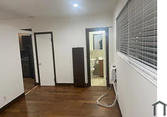 2 bed, 1200 sqft, $2,300 — Photo 3