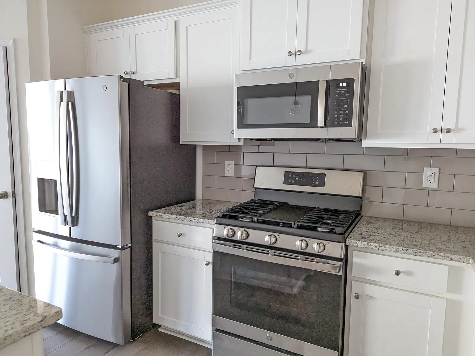 3 bed, 2.5 bath, 1601 sqft, $2,100 — Photo 4
