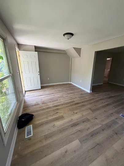 319 W Washington St #3 — Photo 2