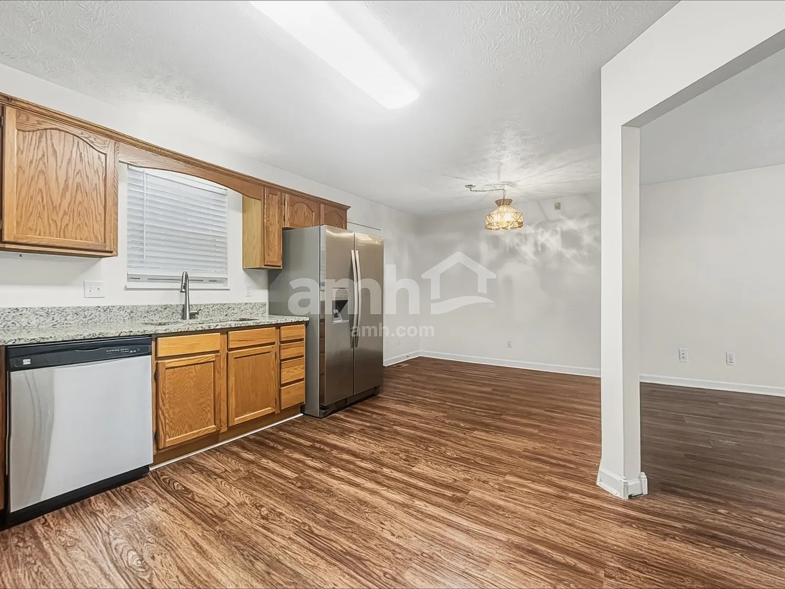 3 bed, 2.5 bath, 2084 sqft, $2,380 — Photo 3
