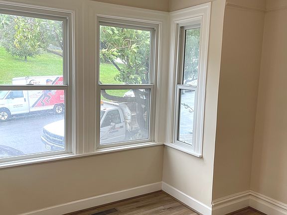 4th image of 75 Holly Park Cir