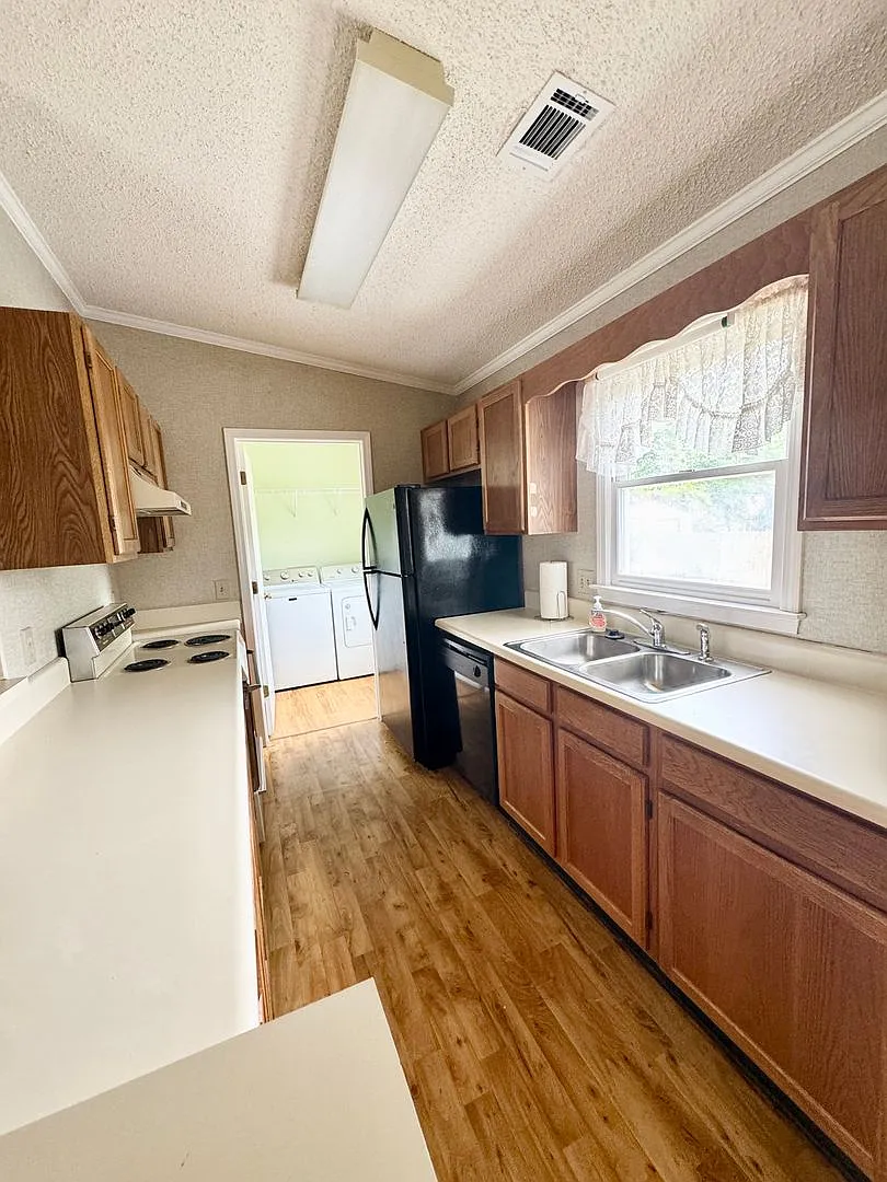 3 Bed, 2 Bath - Close To Ccu & Conway Medical Center! — Photo 3
