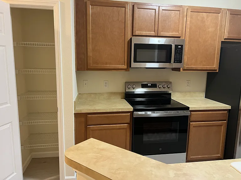 2128 River Turia Cir — Photo 11