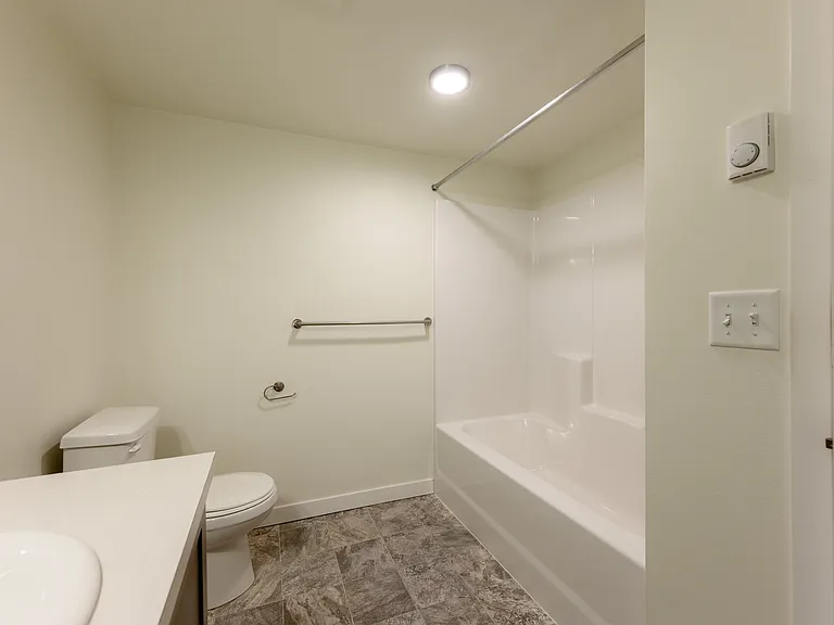 3-Bed 2-Bath Bathroom 3-Bed 2-Bath Bathroom