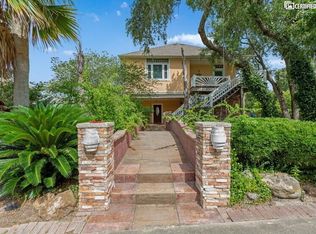 704 Hammer St, Seabrook, TX 77586