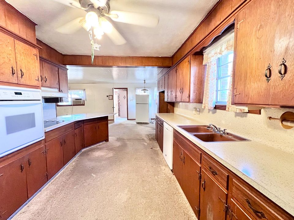 614 SW 2nd St, Lockney, TX 79241 Zillow