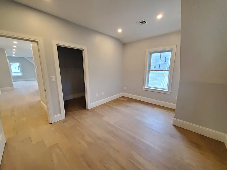 51 Fairbanks St #4 — Photo 10