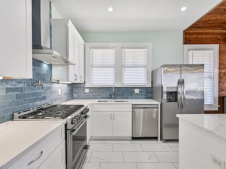 3519 Avenue R 1/2 — Photo 15