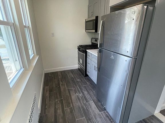 2nd image of 118 Bache Ave Floor 2