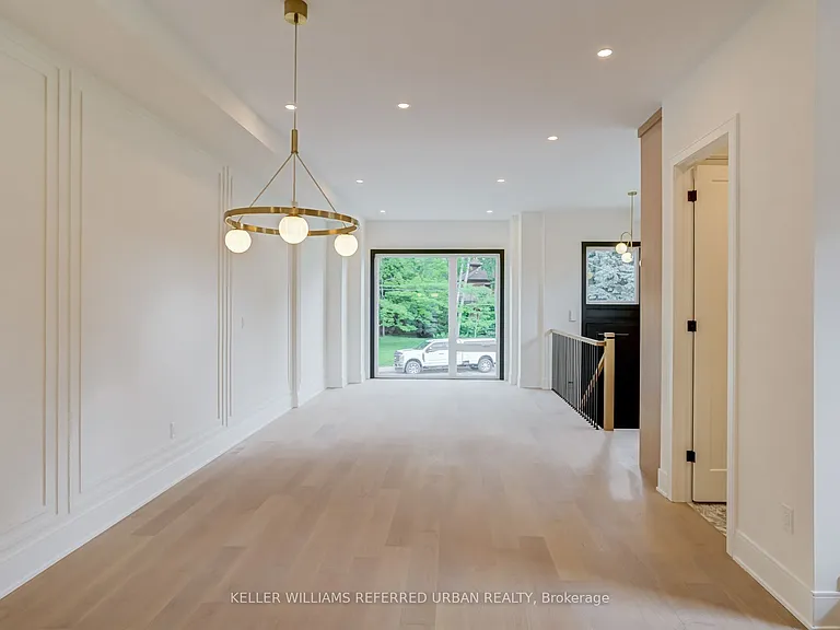 39 Wesley Ave — Photo 13