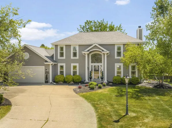 W265N2184 Sawgrass LANE, Pewaukee, WI 53072