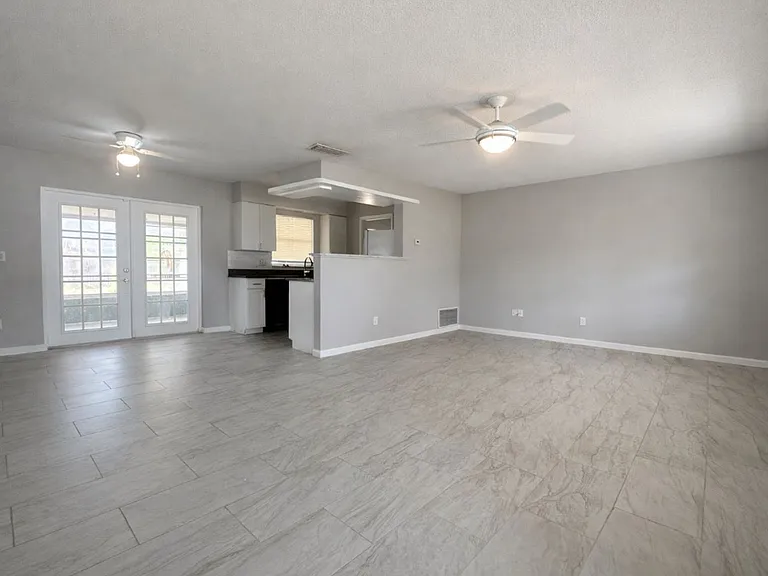 424 Cactus Cir — Photo 1
