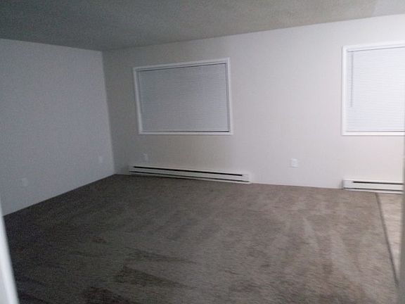 4th image of 2938 E Walnut St APT 6