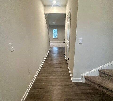 2nd image of 464 Killarney Park