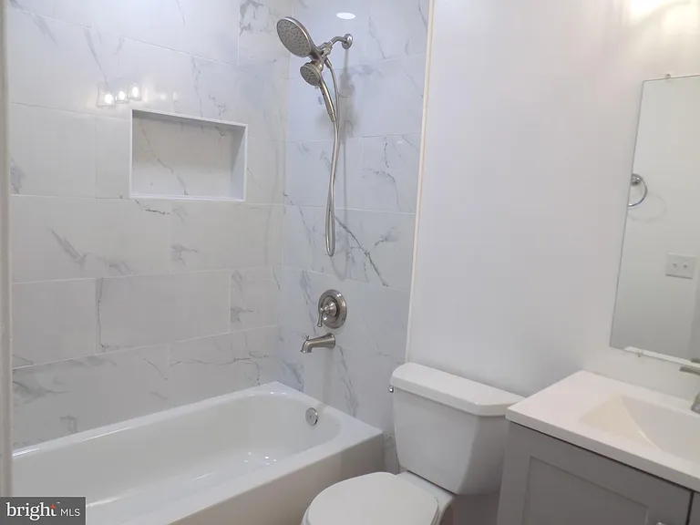 10598 Reeds Landing Cir — Photo 5