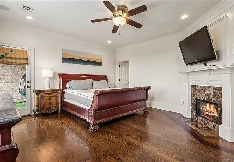 629 Boulevard NE — Photo 32