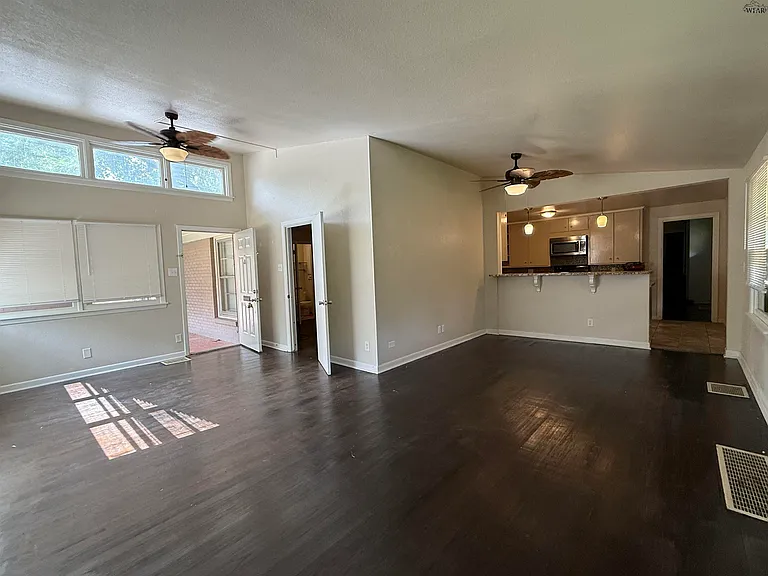 3108 Speedway Ave — Photo 2