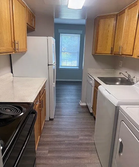 115 Halsey Dr — Photo 3