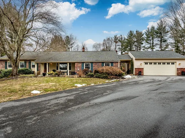 45 Woodridge Rd, Thornton, PA 19373