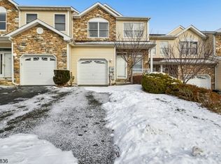 29 Summerhill Dr, Morris Plains, NJ 07950