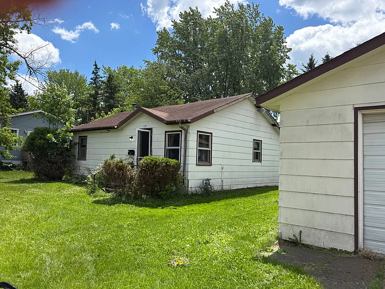 109 Division St — Photo 14
