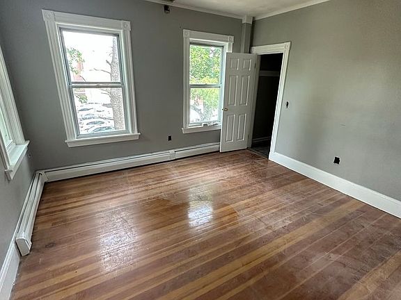 5th image of 432 Beech St Floor 2