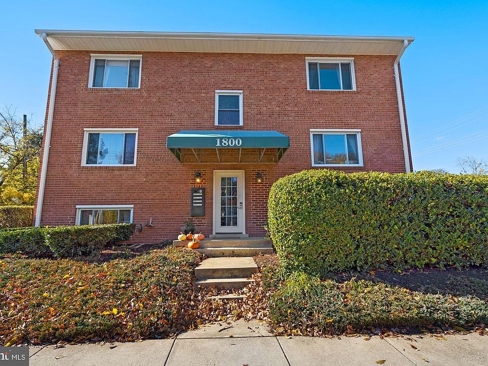 1st image of 1800 S Joyce St APT 2