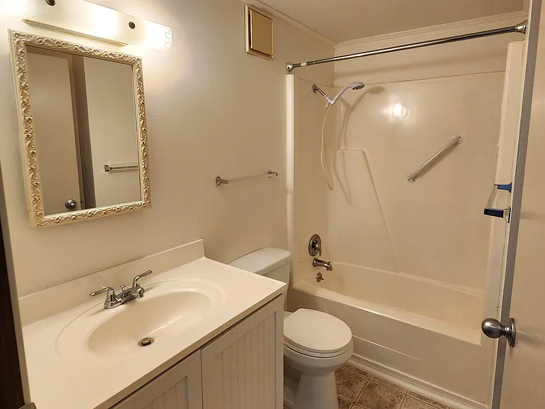 907 Wadsworth Rd #F — Photo 6
