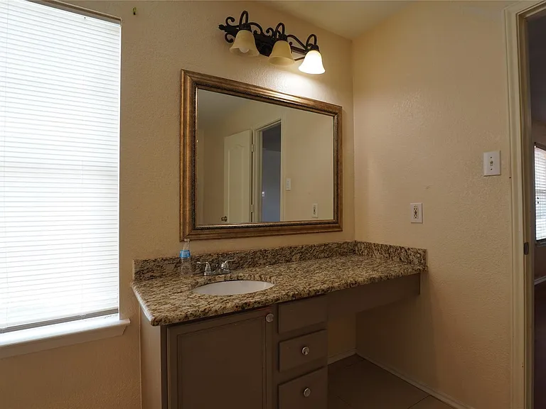 5600 War Admiral Dr — Photo 31