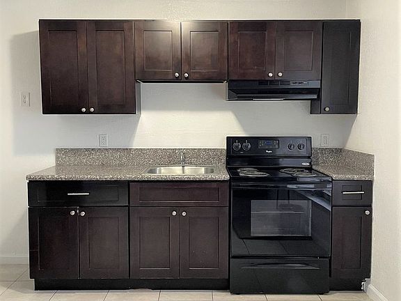 3rd image of 1313 NE 5th Ave APT 4