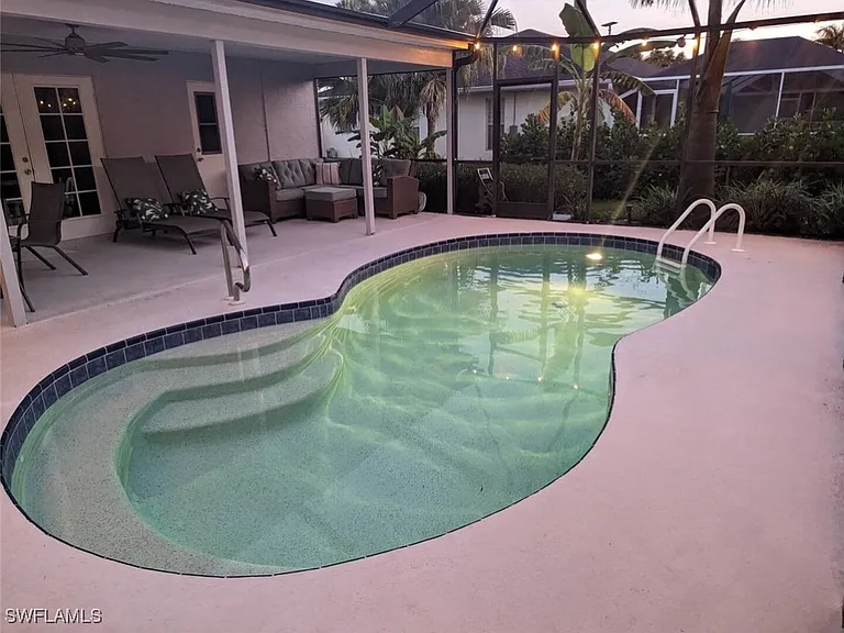 2535 SW 28th Pl — Photo 24