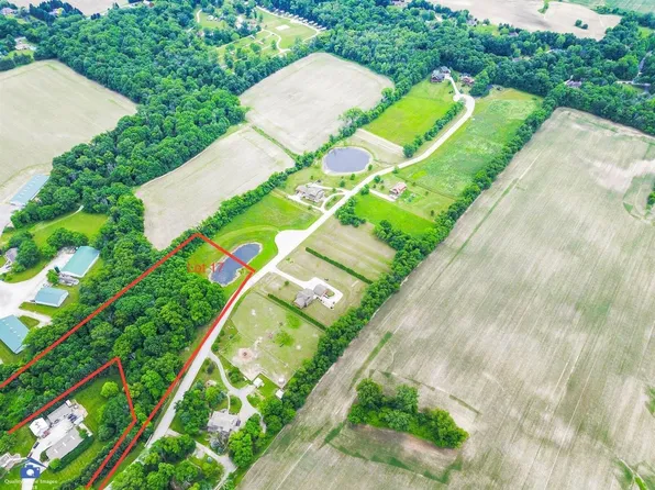 1039 Country Creek Ln, Chesterton, IN 46304